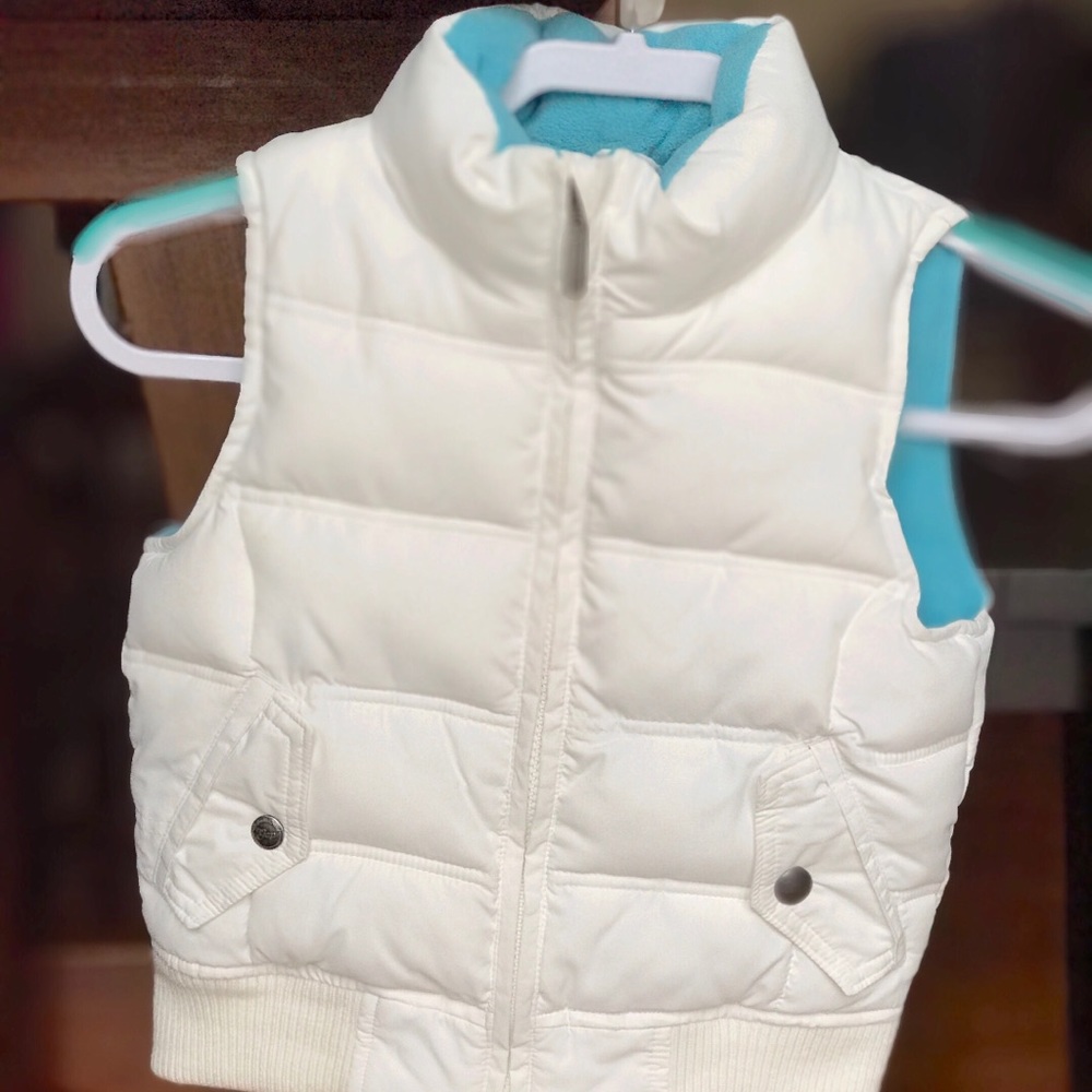 Gap kids white puffer vest size M(8)